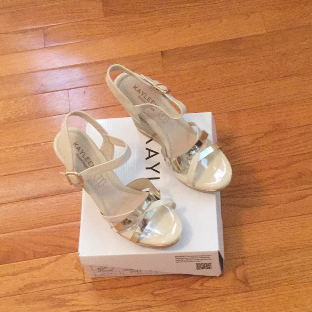 Elegant Footwear Never Worn Dayla Wedge Sandals